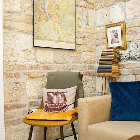 Apartment Writer's Place Downtown Flat Near Basilica And Opera With Ac *