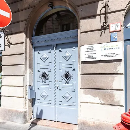 Writer's Place Downtown Flat Near Basilica And Opera With Ac Budapest